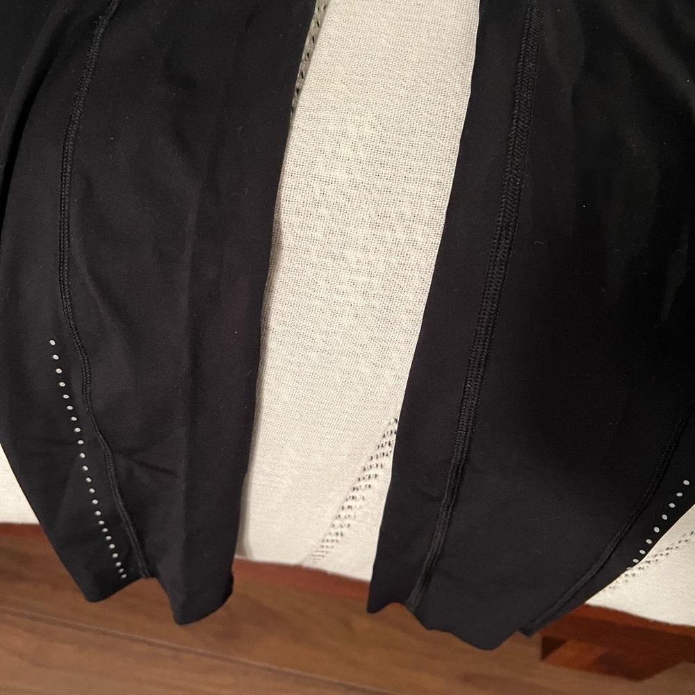 lululemon black athleisure leggings with pockets size 4